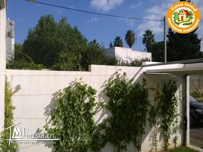 Villa très Haut standing neuf à vendre à la marsa