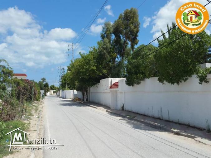 terrain à vendre à la soukra tél 26122779