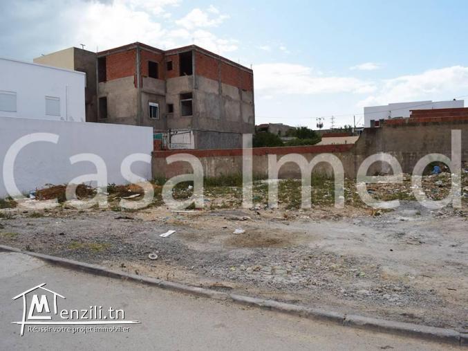 un lot de terrain à l bhar lazrek près de la soukra dans une zone résidentielle