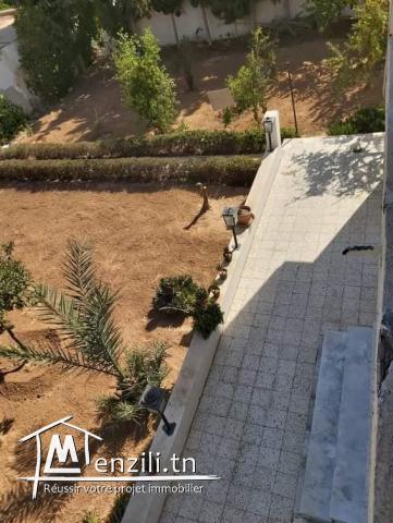 Villa sur un terrain de 986 m2