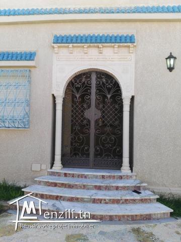 Villa dans un quartier tres calme a soukra (Choutrana 3)