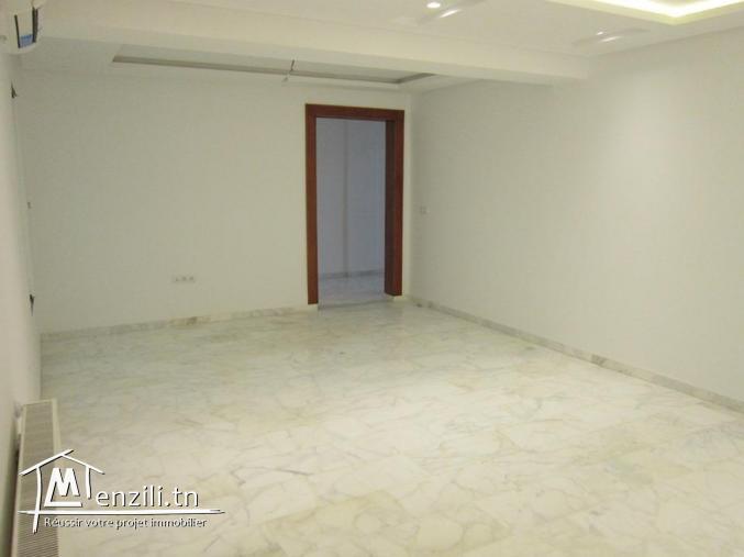 Apt S+2 à kantawi zone résidentielle dans une petite immeuble gardé