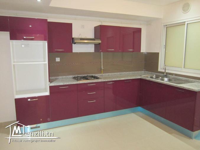 Apt S+2 à kantawi zone résidentielle dans une petite immeuble gardé