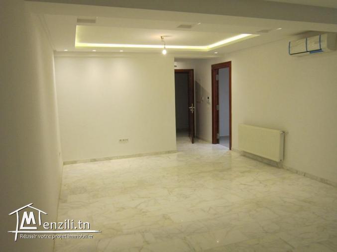 Apt S+2 à kantawi zone résidentielle dans une petite immeuble gardé