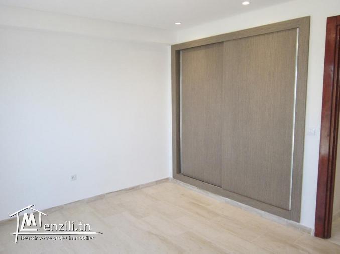 Apt S+2 à kantawi zone résidentielle dans une petite immeuble gardé