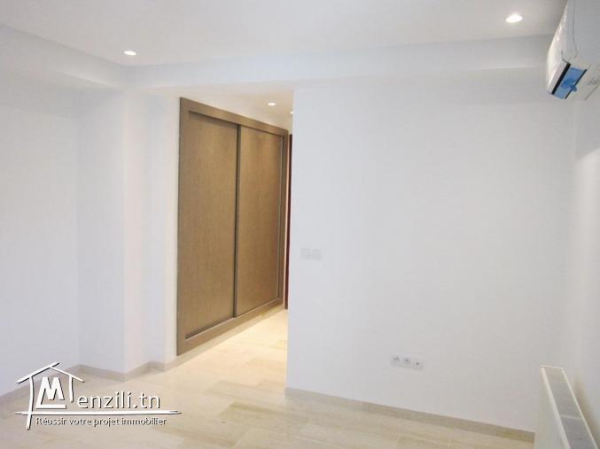 Apt S+2 à kantawi zone résidentielle dans une petite immeuble gardé