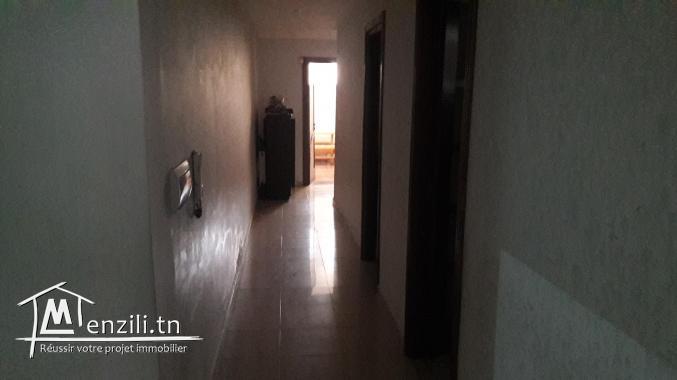 UNE VILLA LUXUEUSE DANS UN QUARTIER CALME