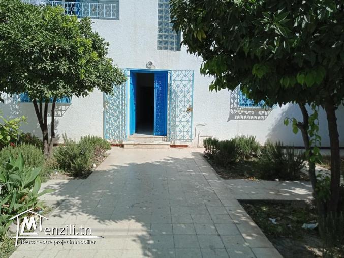 A louer grande villa (900m2). BARDO.