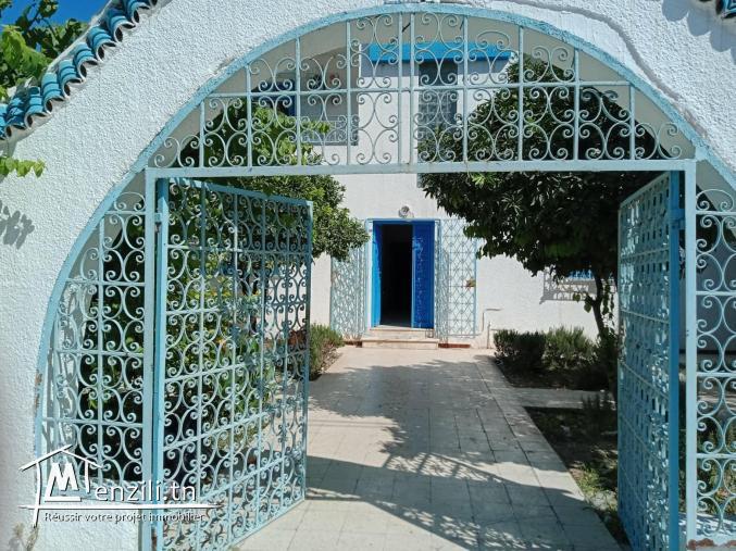 A louer grande villa (900m2). BARDO.