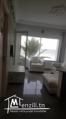 beau appartement a vendre a chot mariem -pied dans l'eau