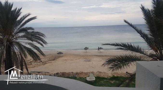 beau appartement a vendre a chot mariem -pied dans l'eau