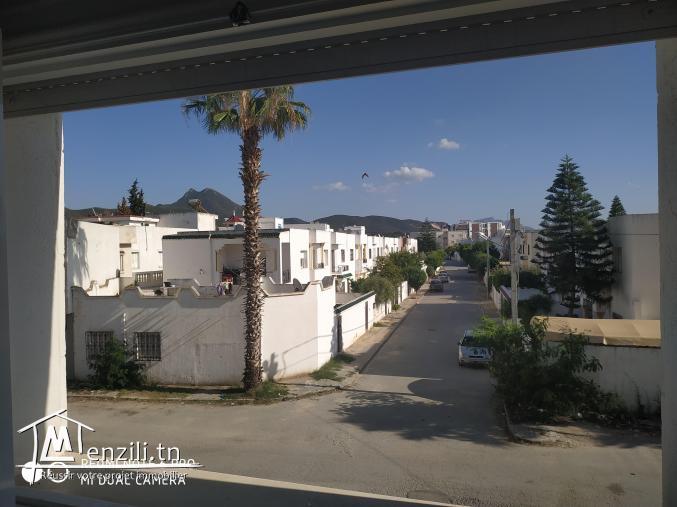 Appartement S+2 er étage