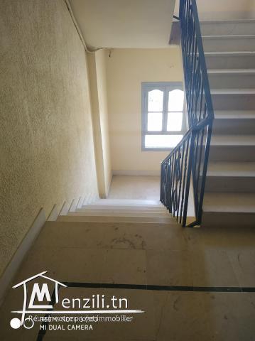 Appartement S+2 er étage