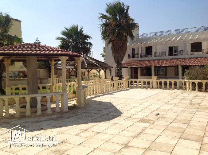 VILLA À VENDRE, S+6 À RAOUED CITÉ DES JUGES À PROXIMITÉ PORT FINANCIER