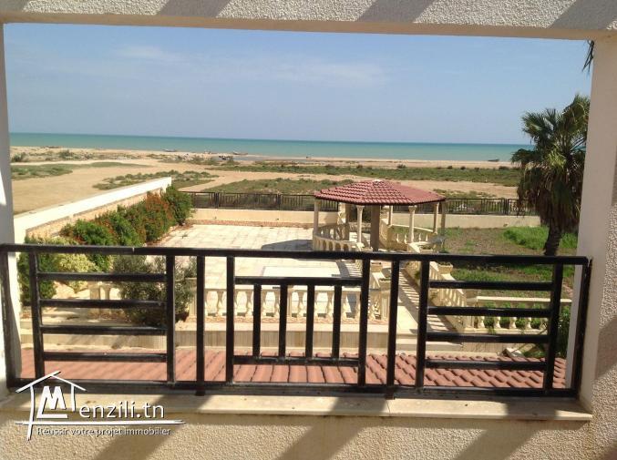 VILLA À VENDRE, S+6 À RAOUED CITÉ DES JUGES À PROXIMITÉ PORT FINANCIER