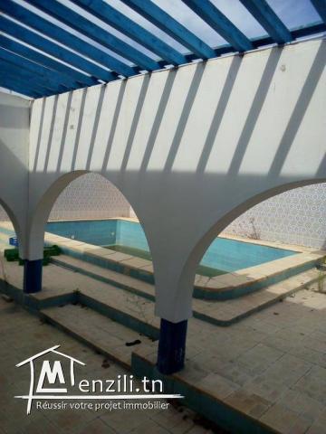 Villa s+3 a boukornine avec piscine