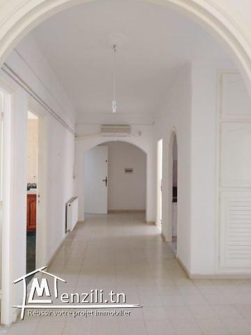 étage de villa en s+4 de 200 m² à Néapolis