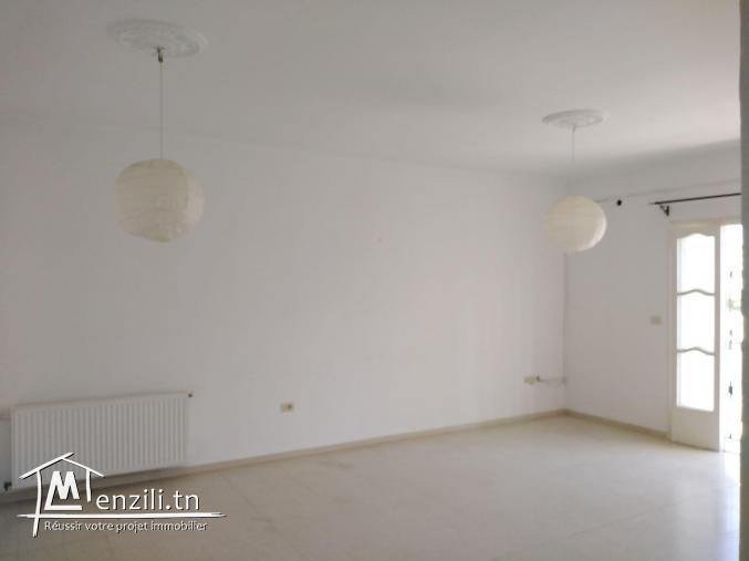 étage de villa en s+4 de 200 m² à Néapolis