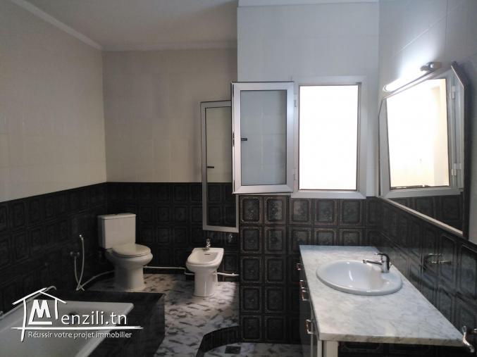 villa en s+3 de 240 m² à erriadh