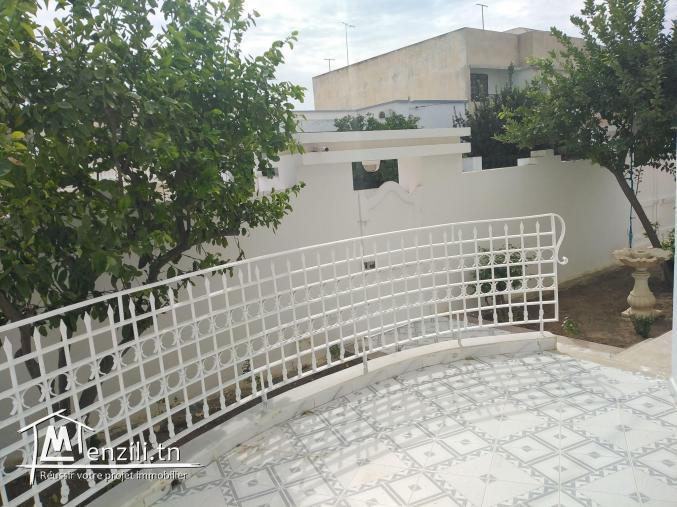 villa en s+3 de 240 m² à erriadh