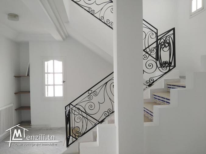 villa en s+3 de 240 m² à erriadh