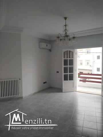 villa en s+3 de 240 m² à erriadh