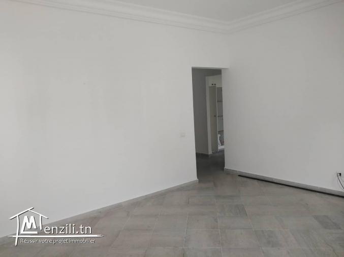 étage de villa en s+2 à Néapolis