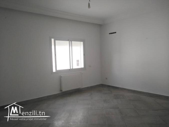 étage de villa en s+2 à Néapolis