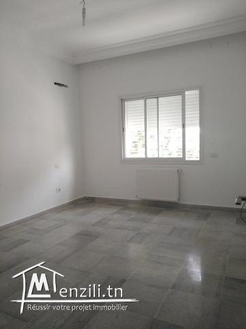 étage de villa en s+2 à Néapolis