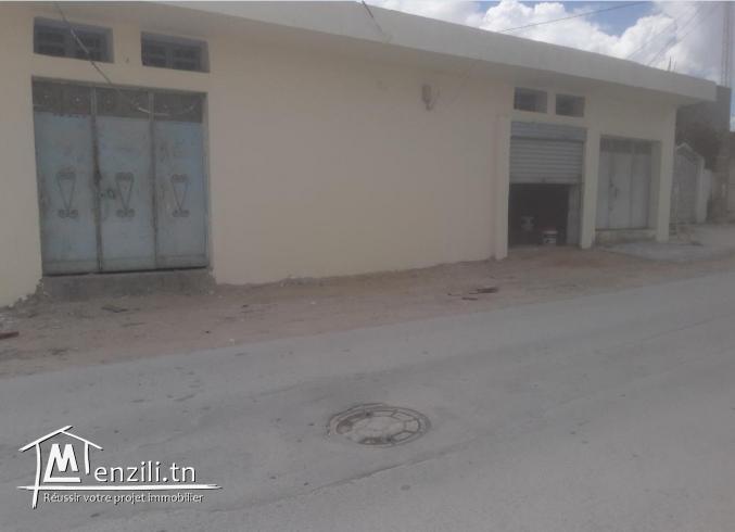 commercial Ariana sup : Très bonne occasion 2 locaux façade 12 m