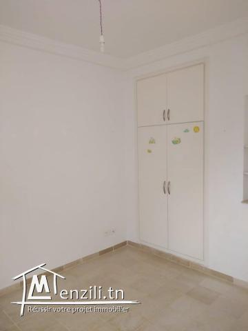 étage de villa en s+3 de 100 m² à cité wafa