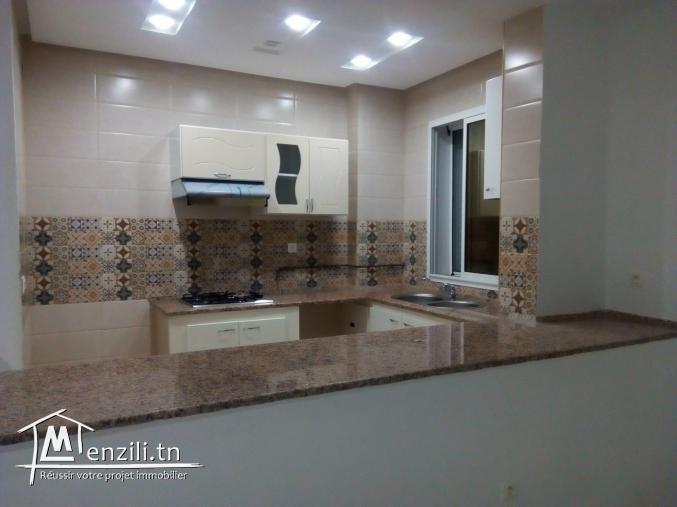 etage Villa a louer a rades meliane