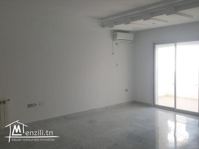 Apt S+2 titré à HERGLA ac place parking sous sol