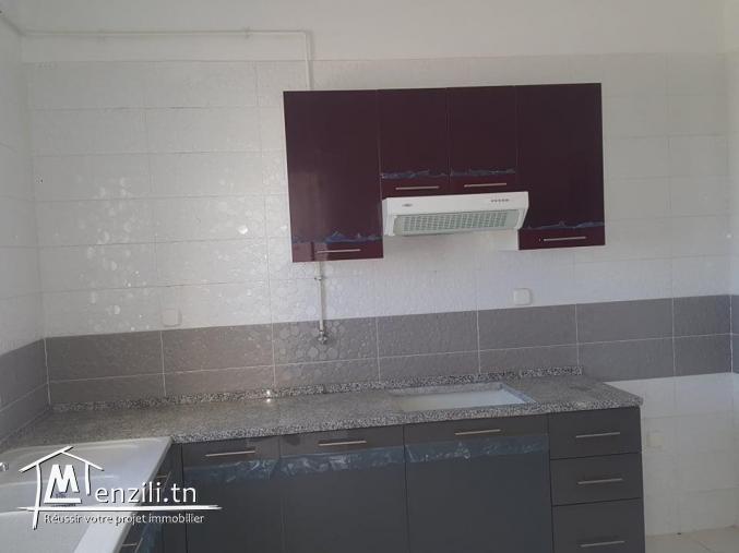 Apt S+2 titré à HERGLA ac place parking sous sol