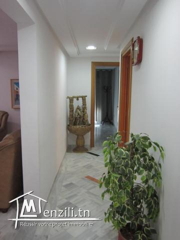 un apt meublé à sousse avec 2 places parking sous sol