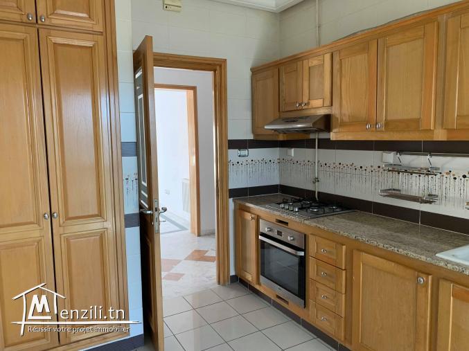 A louer un appartement S2 entièrement meublé au Lac 2