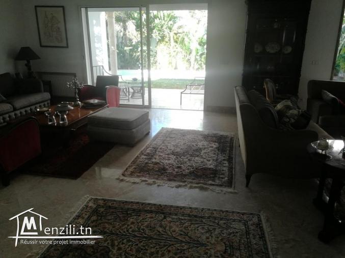 une Belle villa avec piscine à la Marsa
