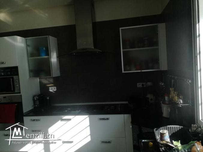 une Belle villa avec piscine à la Marsa