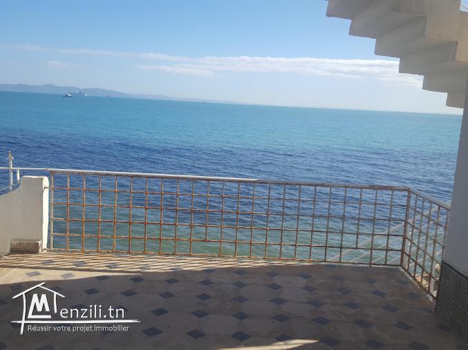 Rez de chaussé meublé avec plein vue sur mer à Carthage
