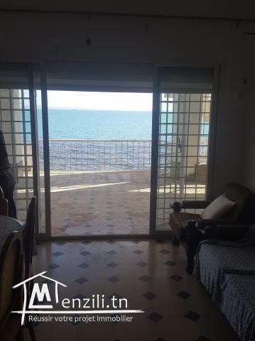 Rez de chaussé meublé avec plein vue sur mer à Carthage