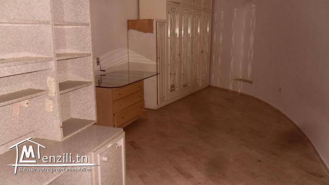 A louer une belle villa à la Marsa