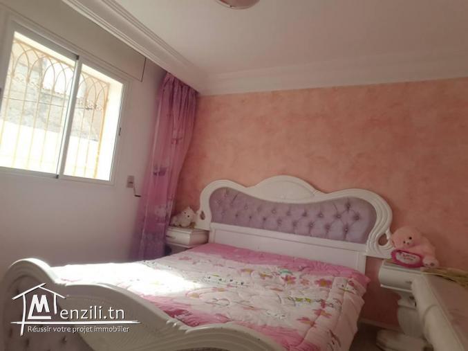 A vendre une maison s+3 à kélibia + garage commerciale+ 2 garages pourvoiture