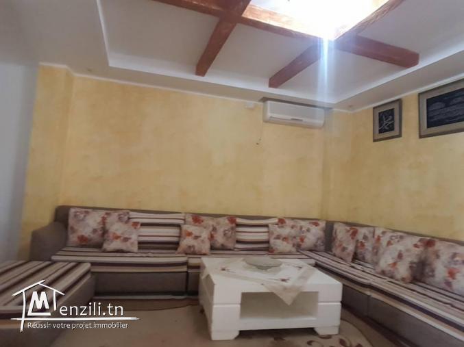 A vendre une maison s+3 à kélibia + garage commerciale+ 2 garages pourvoiture