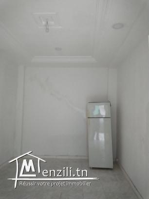 DEUX LOCAUX COMMERCIAUX à LOUER LAFAYETT