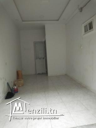 DEUX LOCAUX COMMERCIAUX à LOUER LAFAYETT