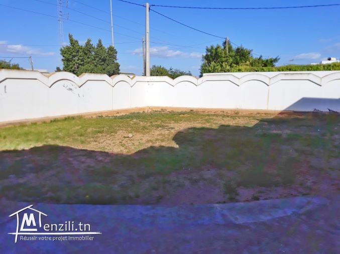 Villa à vendre  à sfax route sokra