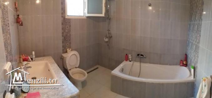 Maison 150m² à vendre à soukra 'Rue de l'aéroport" Prix Négociable