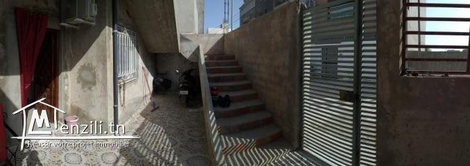 Maison 150m² à vendre à soukra 'Rue de l'aéroport" Prix Négociable