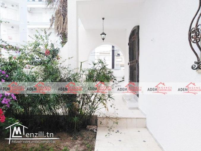 Adorable villa avec garage et jardin