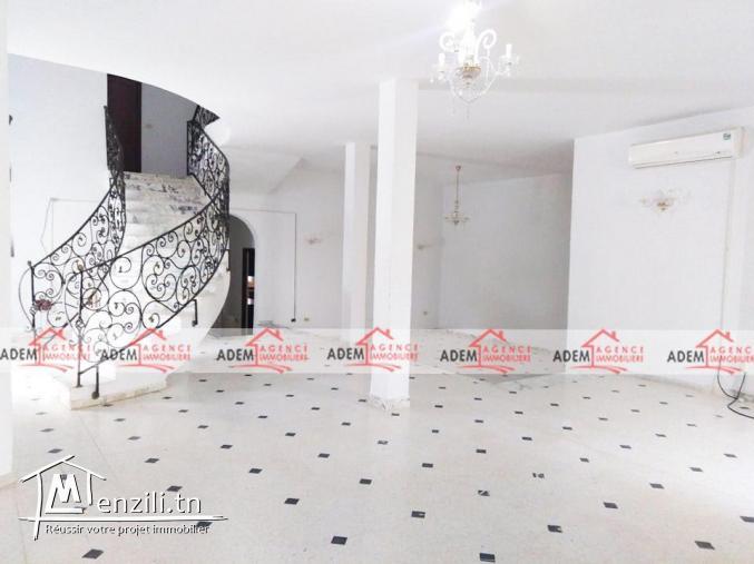 Adorable villa avec garage et jardin